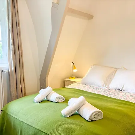 Belle Chaumière Avec Vue Panoramique Et Piscine * Vieux-Bourg (Calvados)