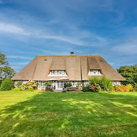 Belle Chaumière Avec Vue Panoramique Et Piscine *