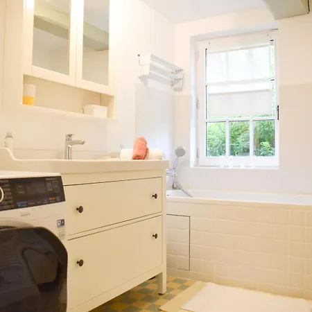 Belle Chaumière Avec Vue Panoramique Et Piscine Villa