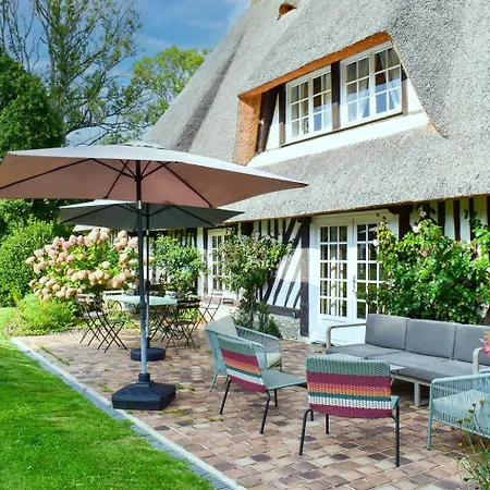 Belle Chaumière Avec Vue Panoramique Et Piscine