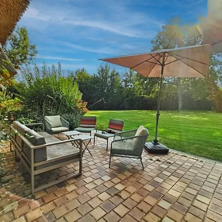 Belle Chaumière Avec Vue Panoramique Et Piscine Villa