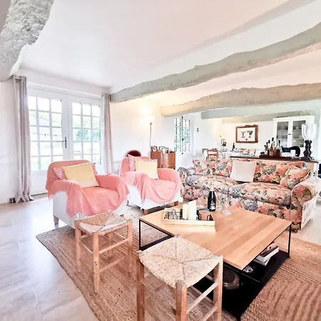 Villa Belle Chaumière Avec Vue Panoramique Et Piscine *