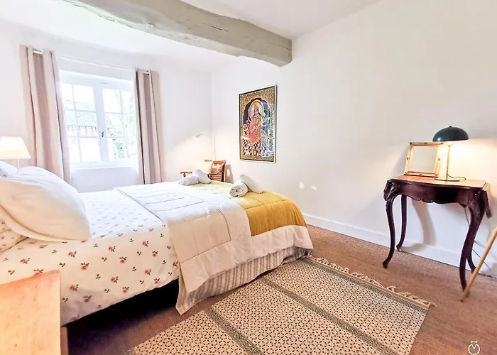 别墅 Belle Chaumiere Avec Vue Panoramique Et Piscine *