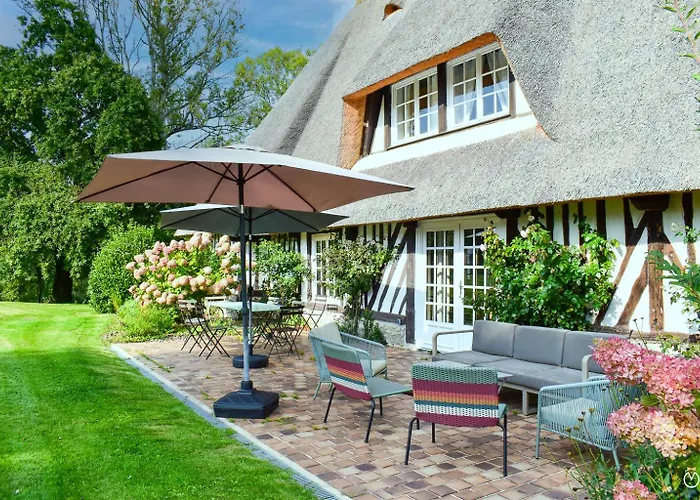 Belle Chaumiere Avec Vue Panoramique Et Piscine