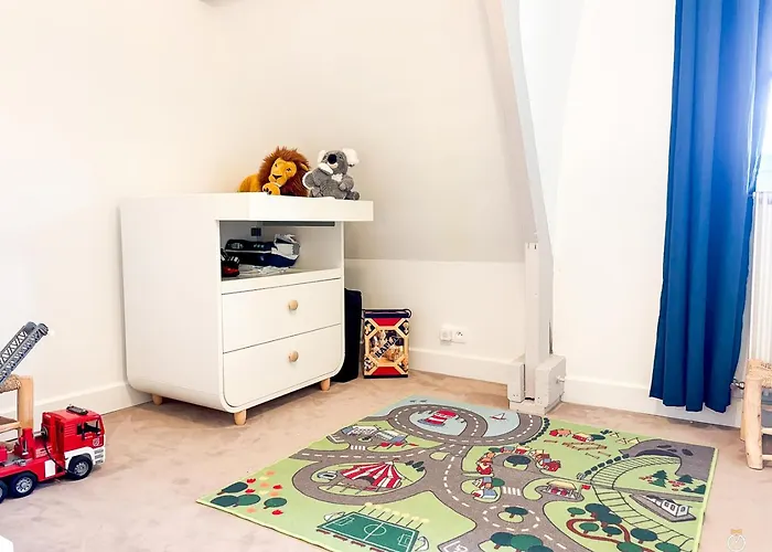 Belle Chaumiere Avec Vue Panoramique Et Piscine 别墅