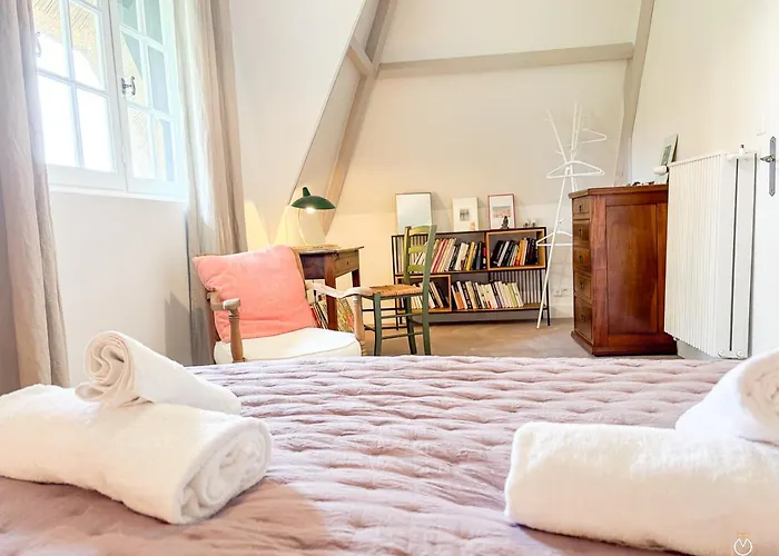 别墅 Belle Chaumiere Avec Vue Panoramique Et Piscine