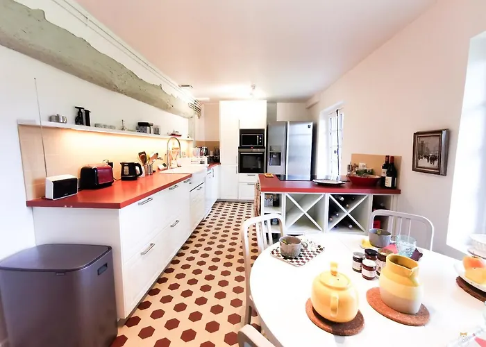 Belle Chaumiere Avec Vue Panoramique Et Piscine