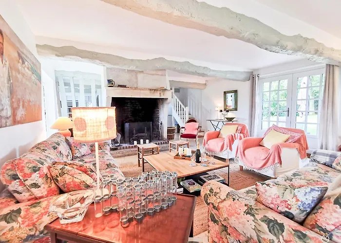 别墅 Belle Chaumiere Avec Vue Panoramique Et Piscine