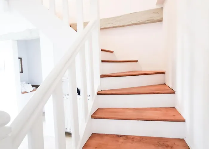 Belle Chaumiere Avec Vue Panoramique Et Piscine * Vieux-Bourg (Calvados)