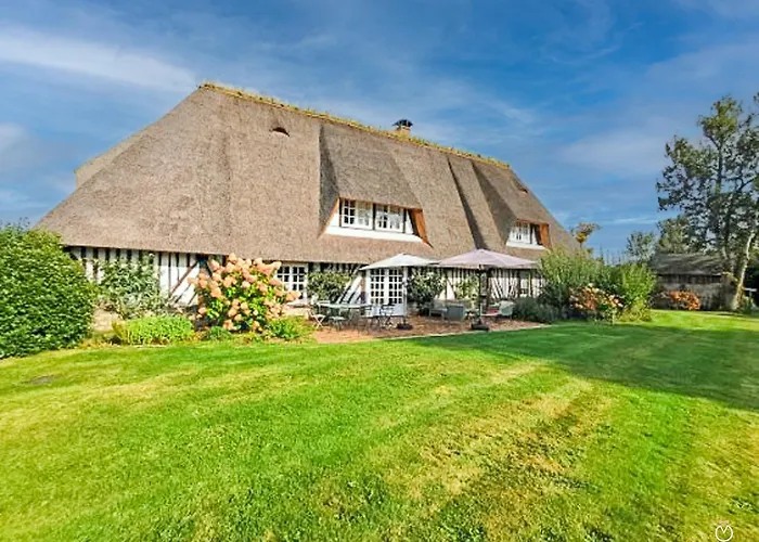 别墅 Belle Chaumiere Avec Vue Panoramique Et Piscine
