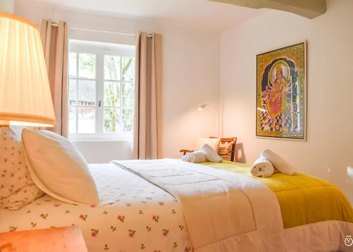 Belle Chaumiere Avec Vue Panoramique Et Piscine 别墅 *